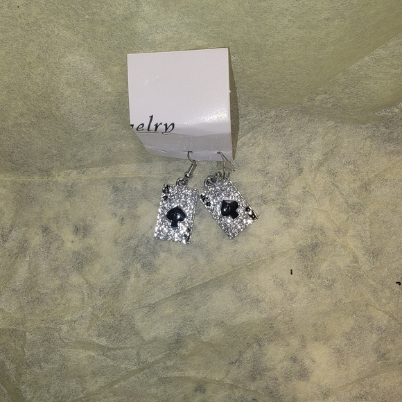 NWT- Spade earrings - Picture 5 of 5